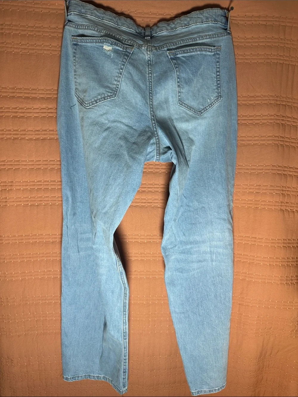 wild fable Light Wash Distressed Relaxed Fit Men’s Jeans